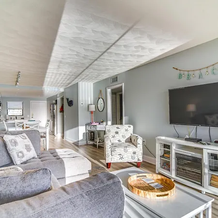 Sunny Indian Shores Condo With Balcony And Views!