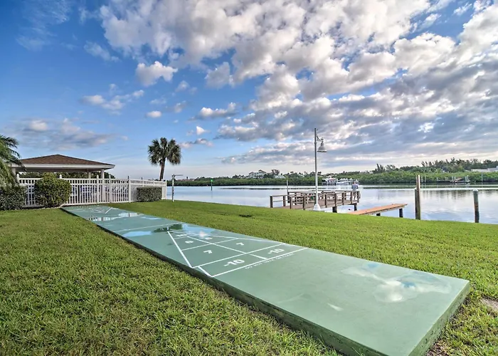 Balcony & Views: Sunny Indian Shores Condo! Ferienhaus