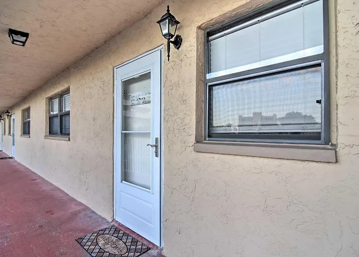 Balcony & Views: Sunny Indian Shores Condo! * Clearwater Beach