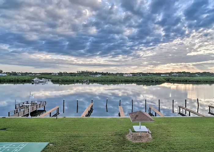 Balcony & Views: Sunny Indian Shores Condo!