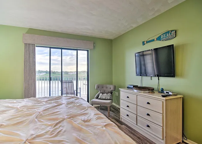 Balcony & Views: Sunny Indian Shores Condo! * Clearwater Beach