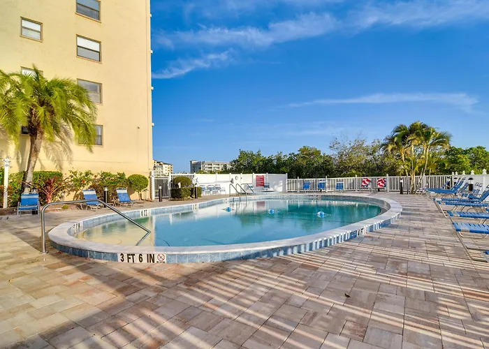 Ferienhaus Balcony & Views: Sunny Indian Shores Condo! *