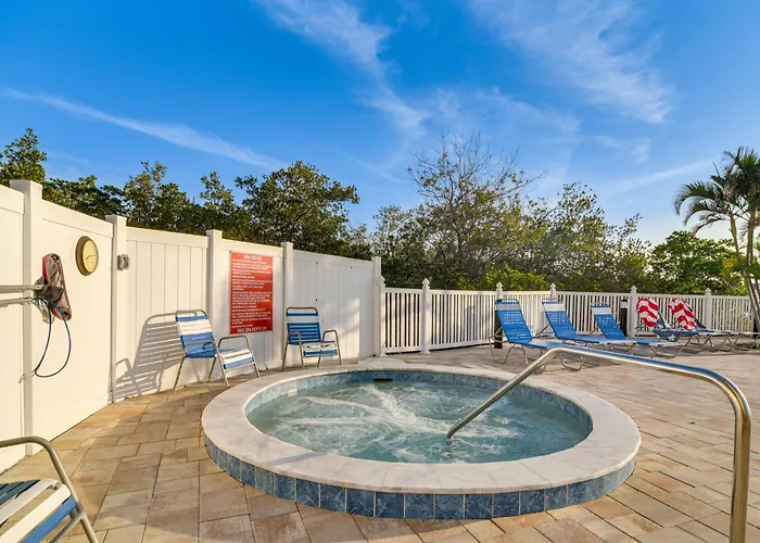 Ferienhaus Balcony & Views: Sunny Indian Shores Condo! *
