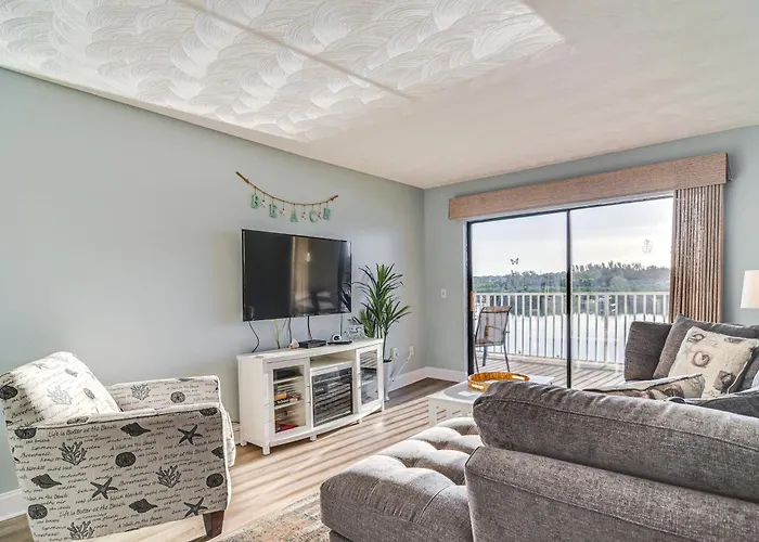 Ferienhaus Balcony & Views: Sunny Indian Shores Condo!