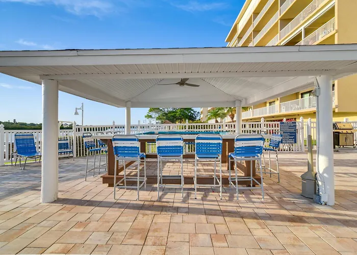 Ferienhaus Balcony & Views: Sunny Indian Shores Condo! *
